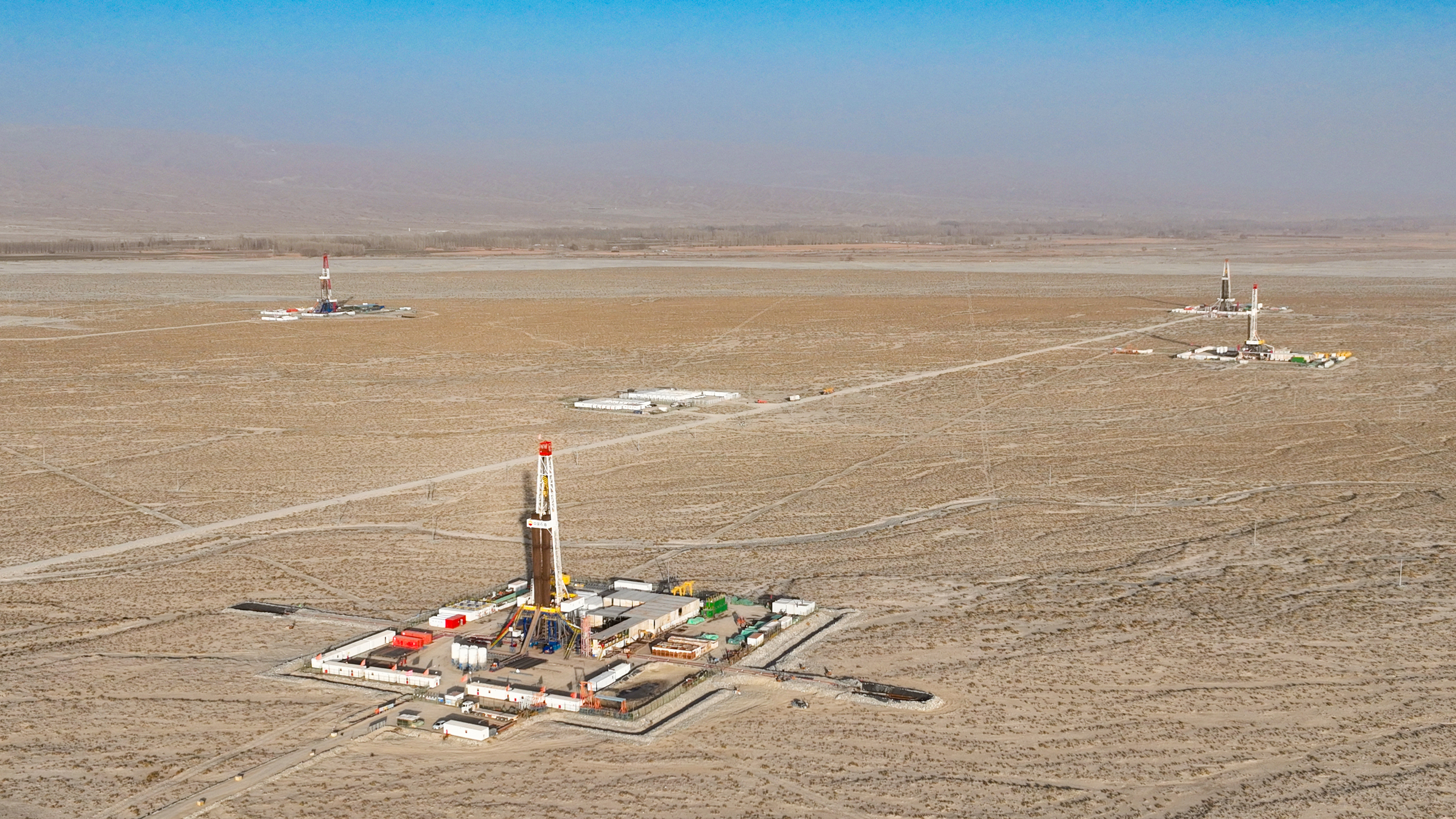 1-塔里木油田博孜區(qū)塊一批超深井正在向深地鉆進(jìn)，力爭(zhēng)斬獲更多油氣資源（陳夢(mèng)羽 攝）.JPG