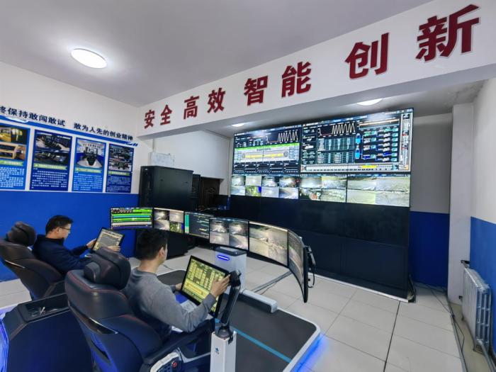 國能神東榆家梁煤礦43207工作面地面控制中心。供圖