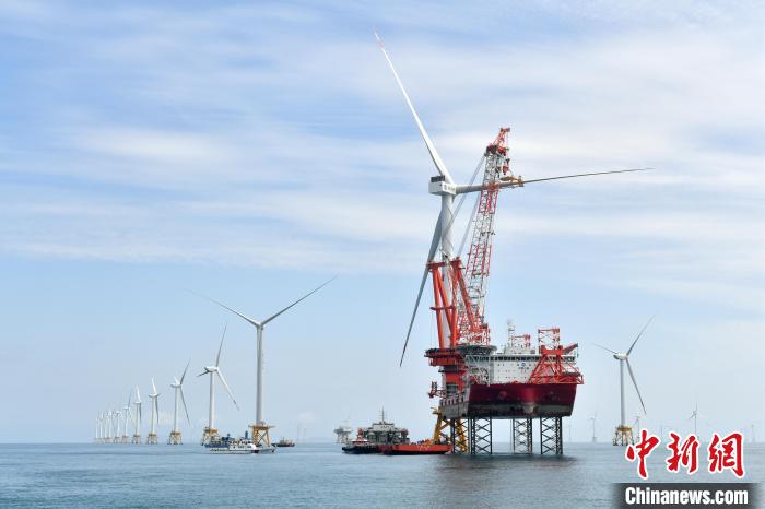 圖為全球首臺(tái)16兆瓦海上風(fēng)電機(jī)組?！蚊?攝