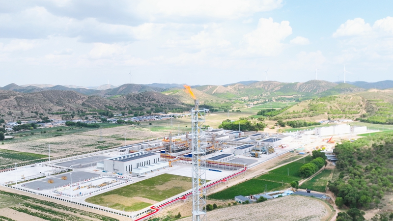 延長石油延安中區(qū)北部天然氣產(chǎn)能建設(shè)項(xiàng)目提前100天建成投產(chǎn)。（魏帥攝）