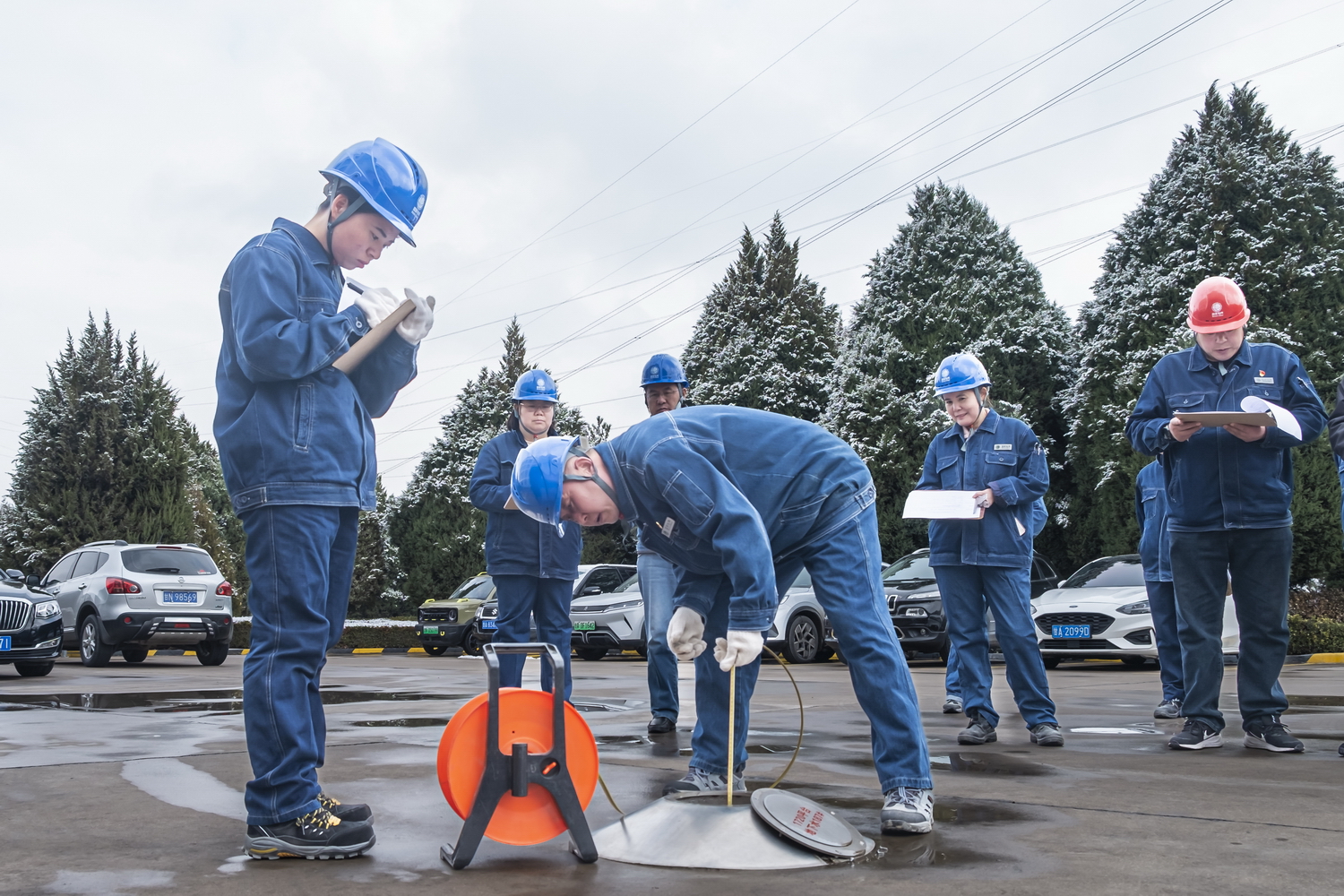 劉家峽水電廠：技能大比武，筑牢水電安全防線 (1).jpg