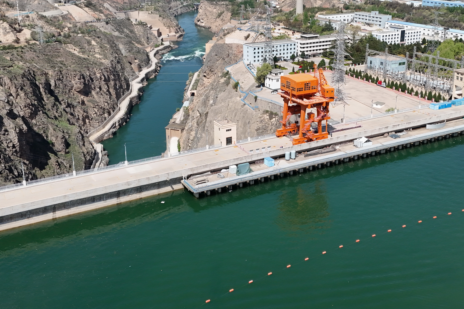 國網(wǎng)甘肅劉家峽水電廠加大出庫流量支持抗旱保供水.jpg