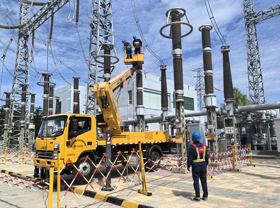 劉電廠開展斷路器檢修 550.jpg