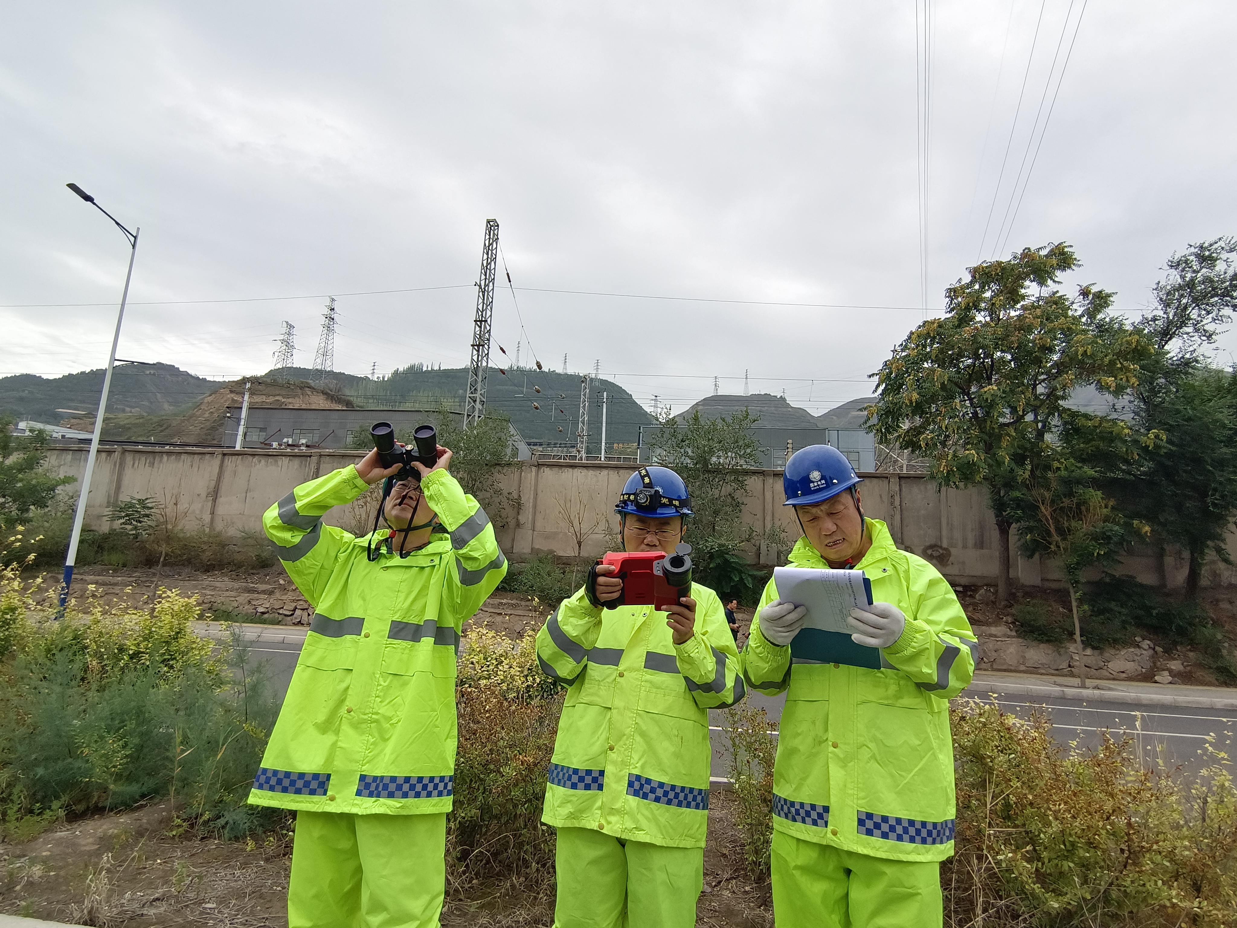 在蘭州市城關(guān)區(qū)，國網(wǎng)蘭州供電公司電纜運(yùn)檢<span id=