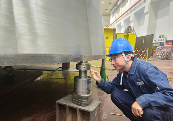 轉(zhuǎn)輪 550.jpg