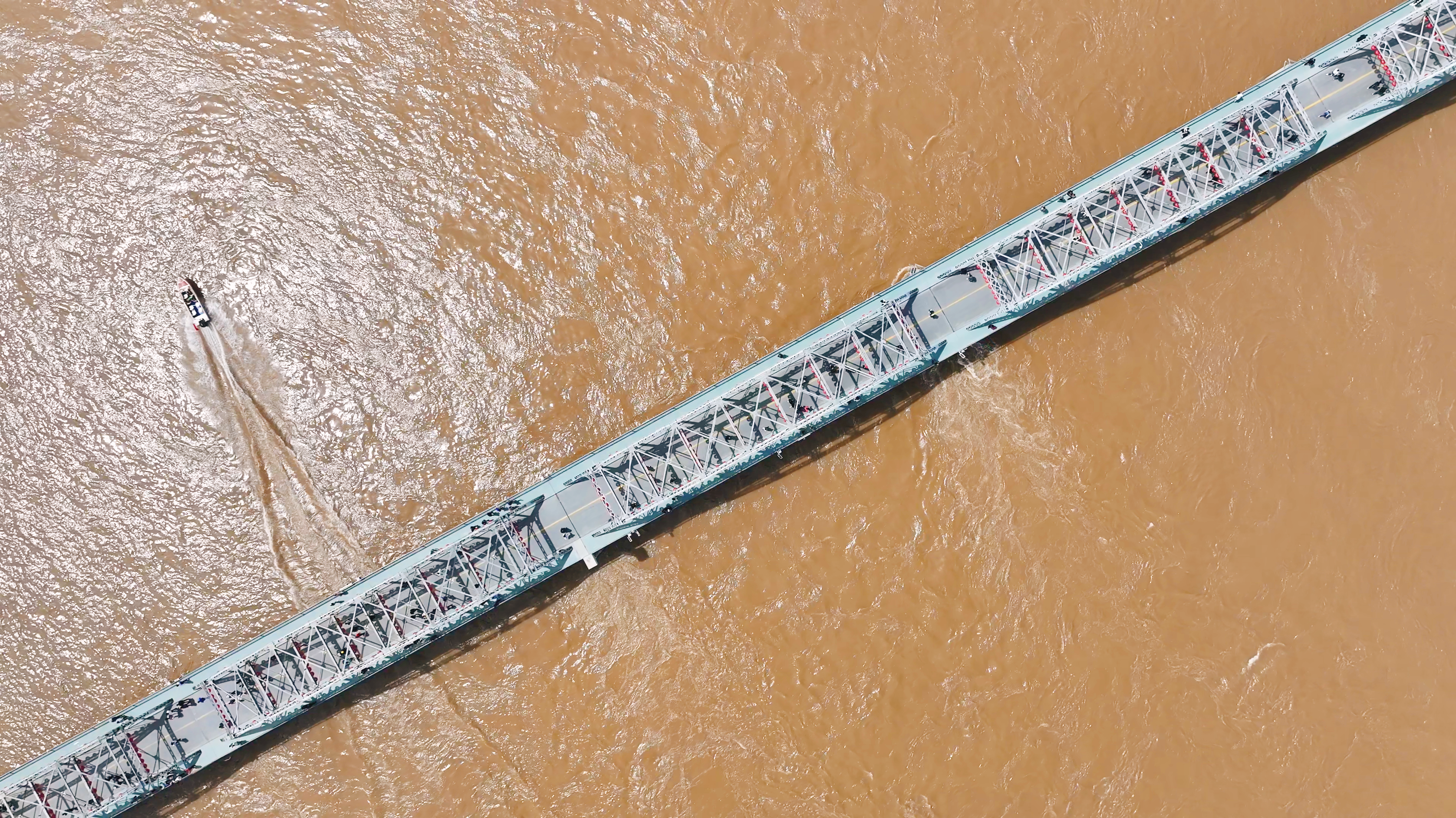 蘭州黃河鐵橋全景。<span id=