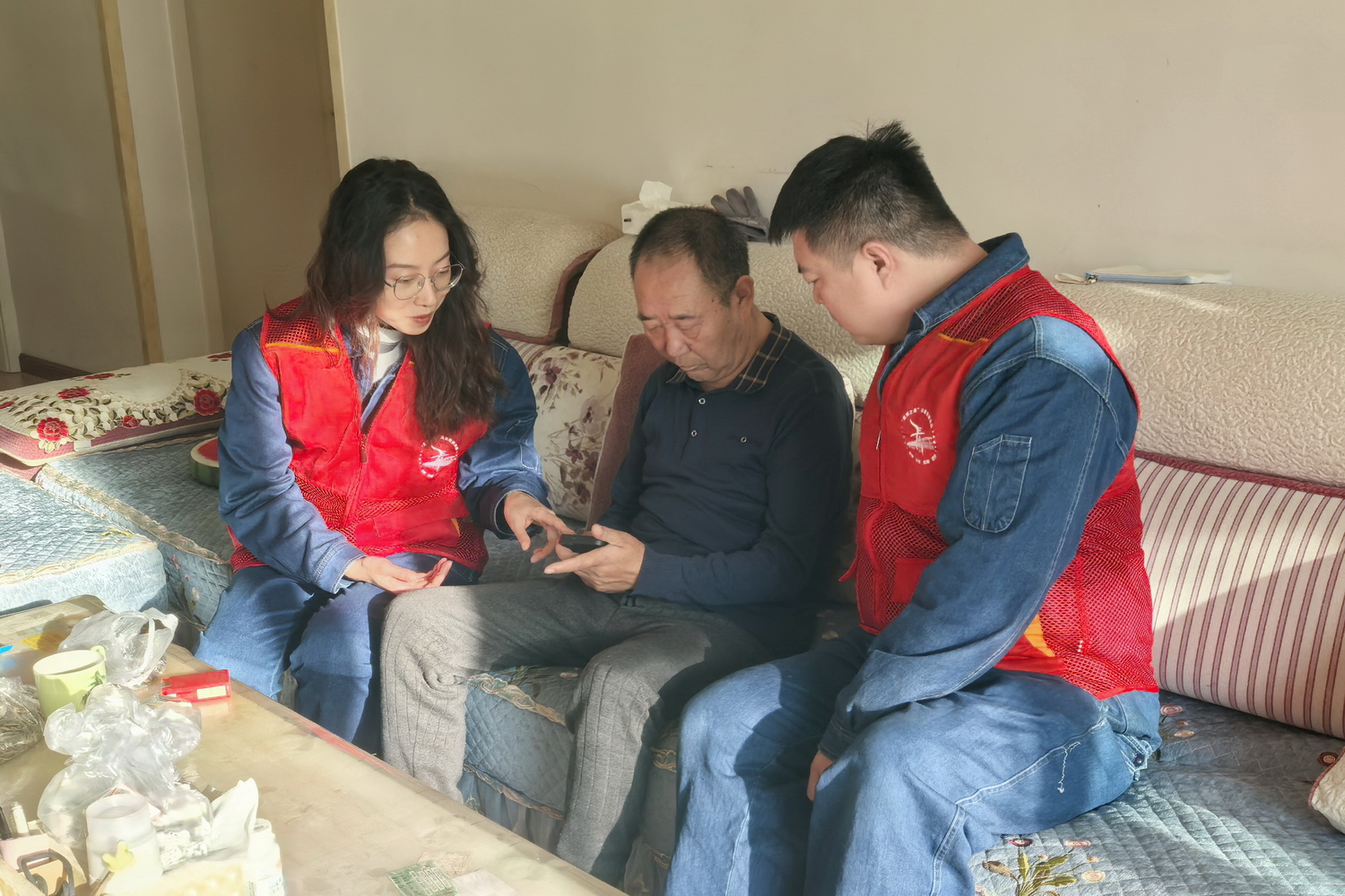 劉家峽水電廠：“情暖夕陽”志愿服務(wù)在寒冬<span id=