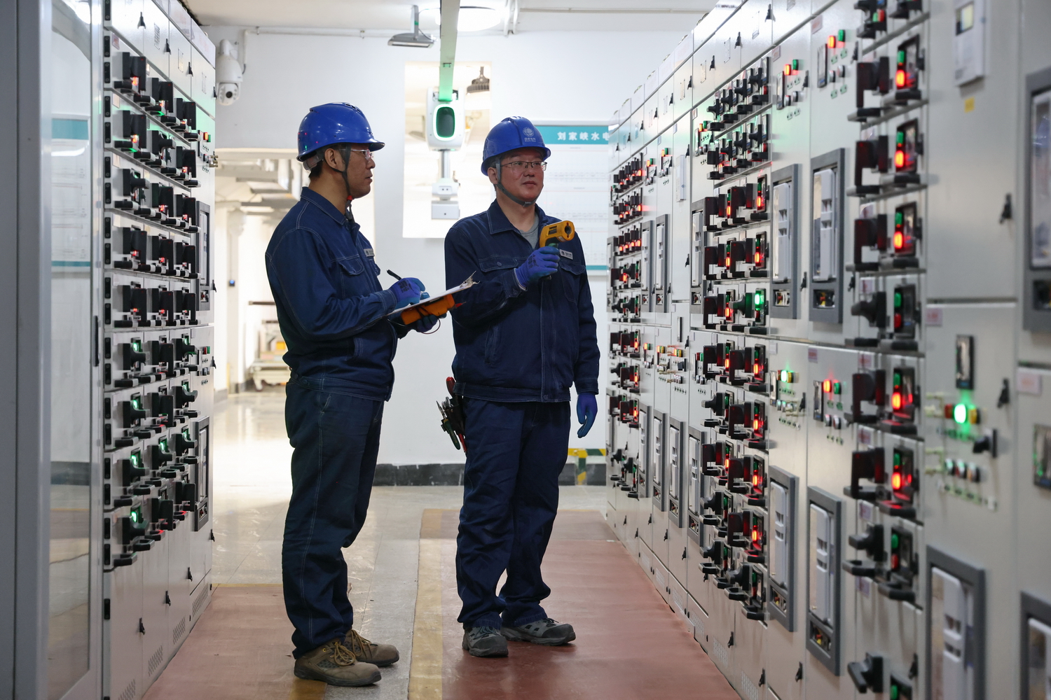 劉家峽水電廠：數(shù)字引擎驅(qū)動傳統(tǒng)電廠啟<span id=