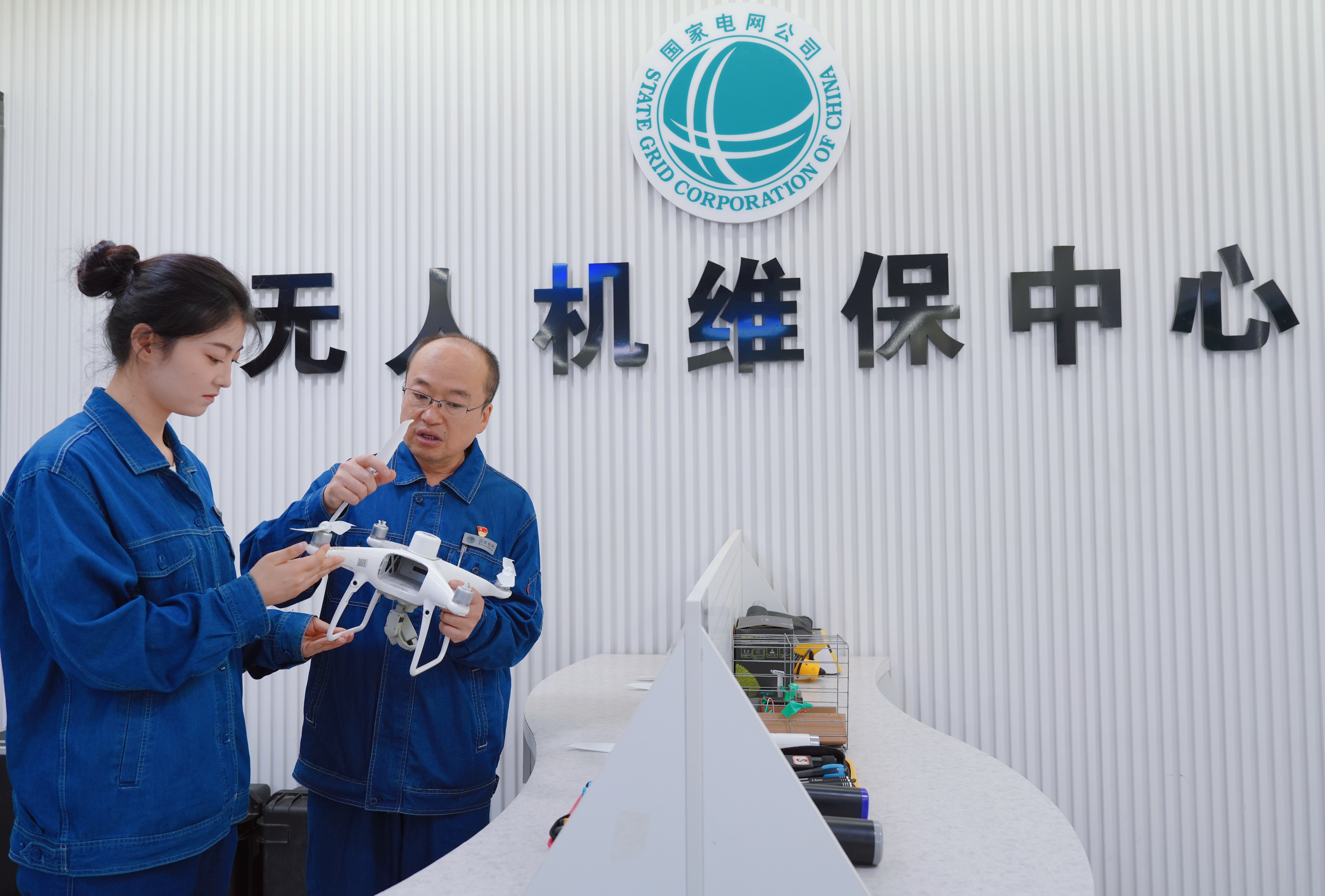 國(guó)網(wǎng)蘭州供電公司輸電運(yùn)檢<span id=