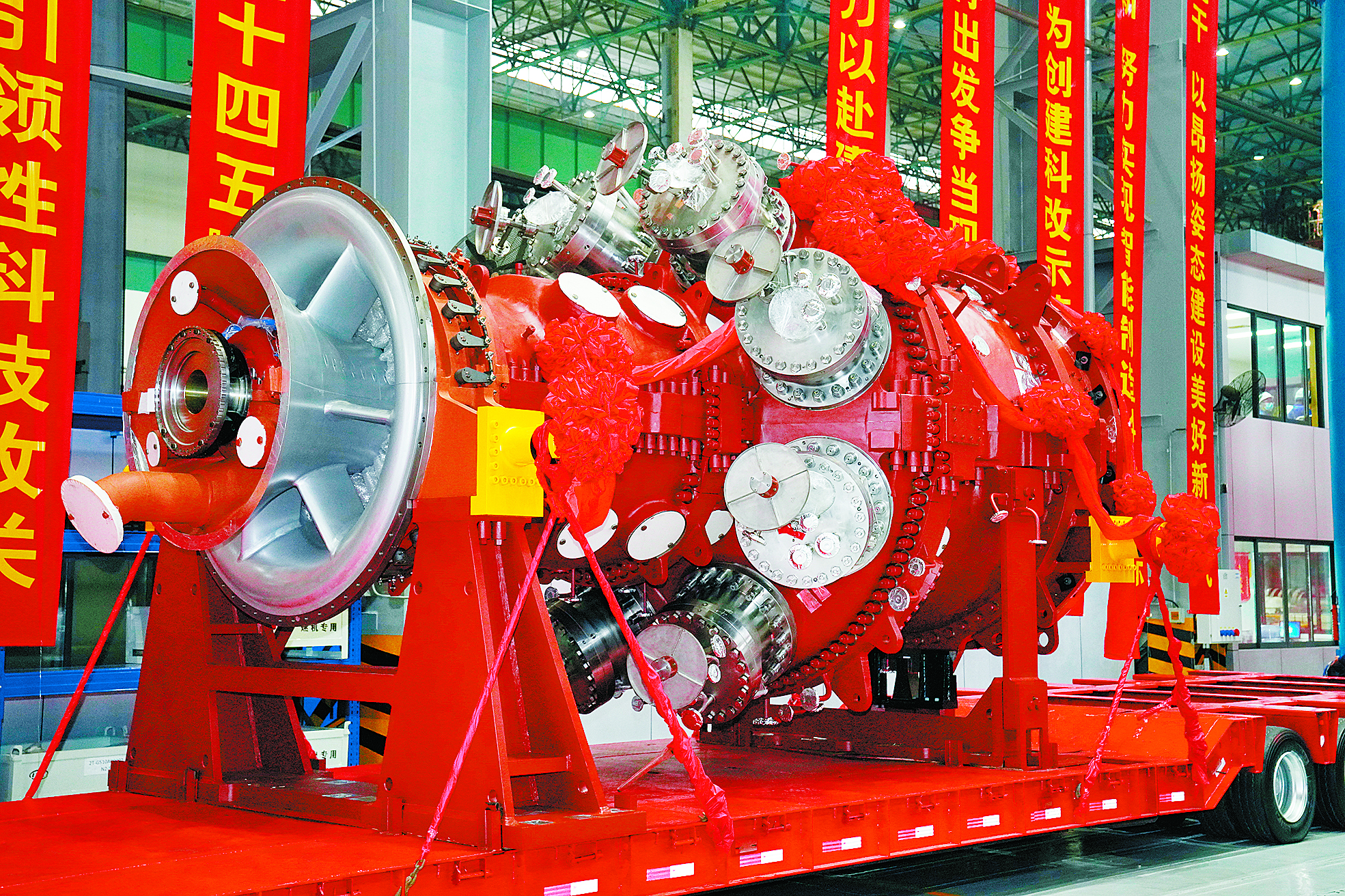 8-國內(nèi)首臺F級兆瓦重型燃機(jī)1 楊璽  攝.jpg